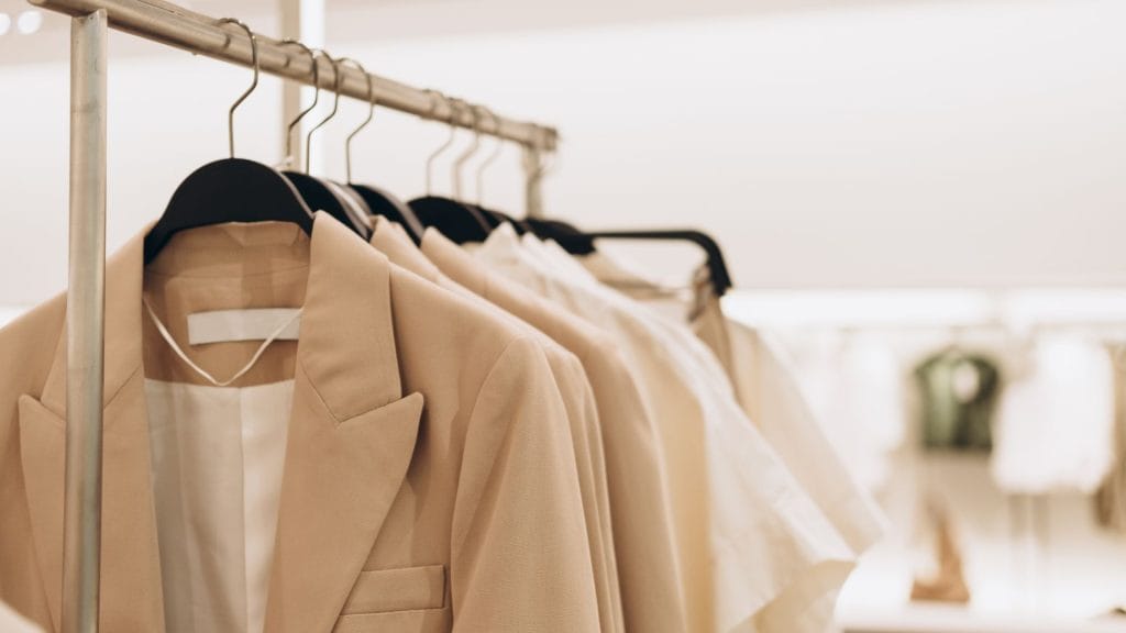 tienda de ropa de mujer, la importancia de elegir la tienda de ropa adecuada