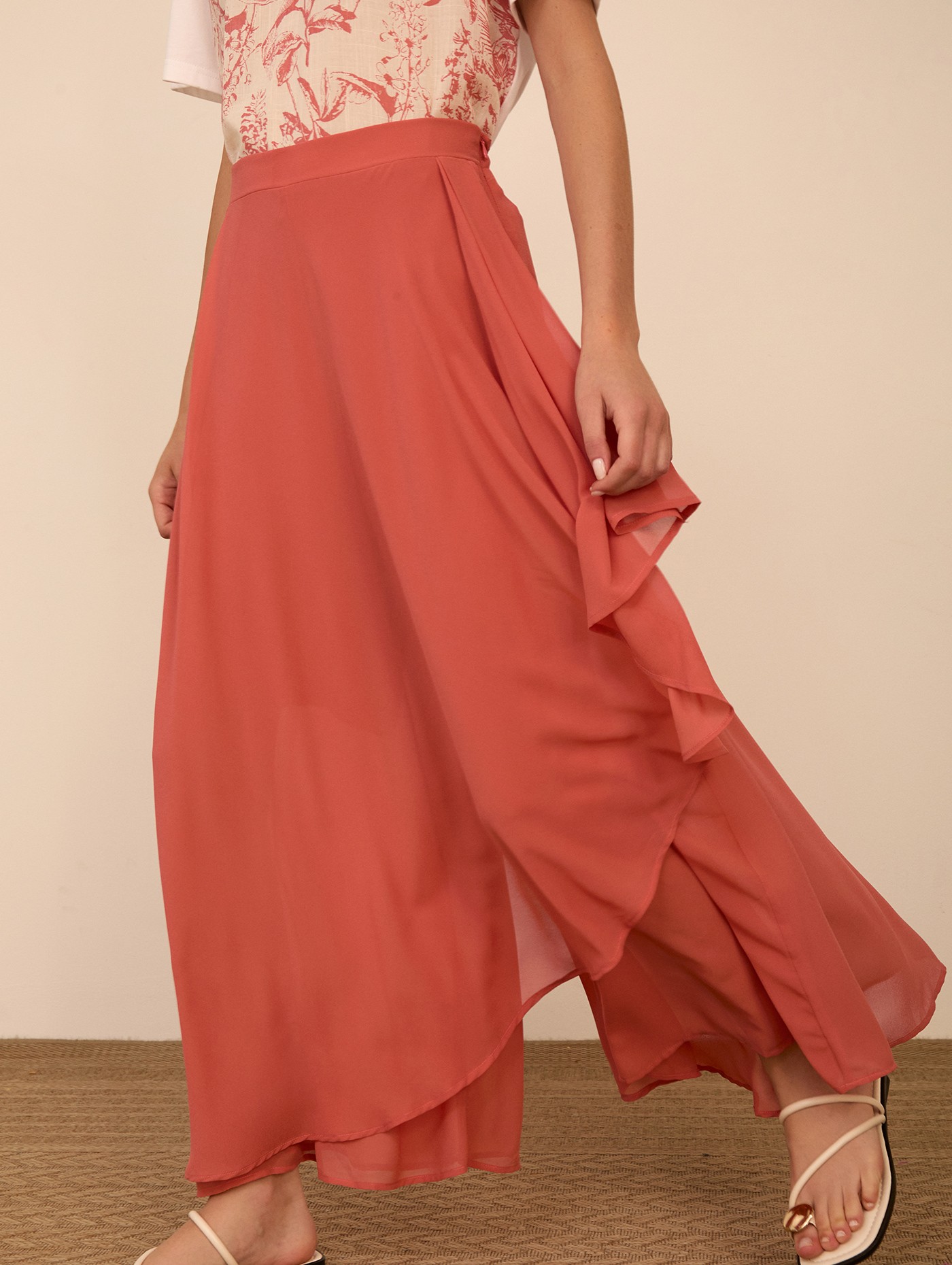 Falda-pantalón midi en crepe de MEISIE – foto 2