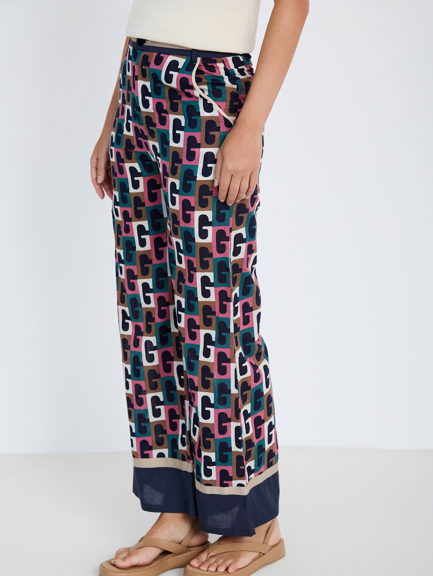 Pantalón estampado retro de SKATIE – foto 2