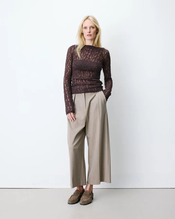 Top Fluido Avoine Escote Elegante de Grace & Mila – foto 1