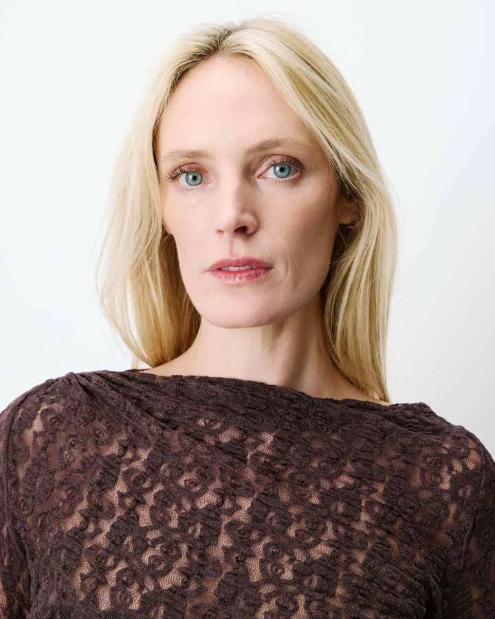 Top Fluido Avoine Escote Elegante de Grace & Mila – foto 2