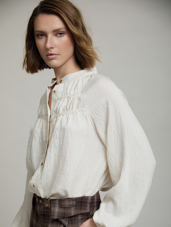 Blusa Fluida con Frunces de SKATIE – foto 1