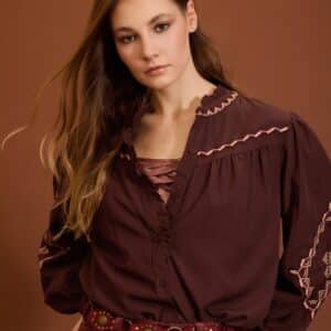 Blusa Bordada con Detalle de Volantes de MEISIE – foto 1