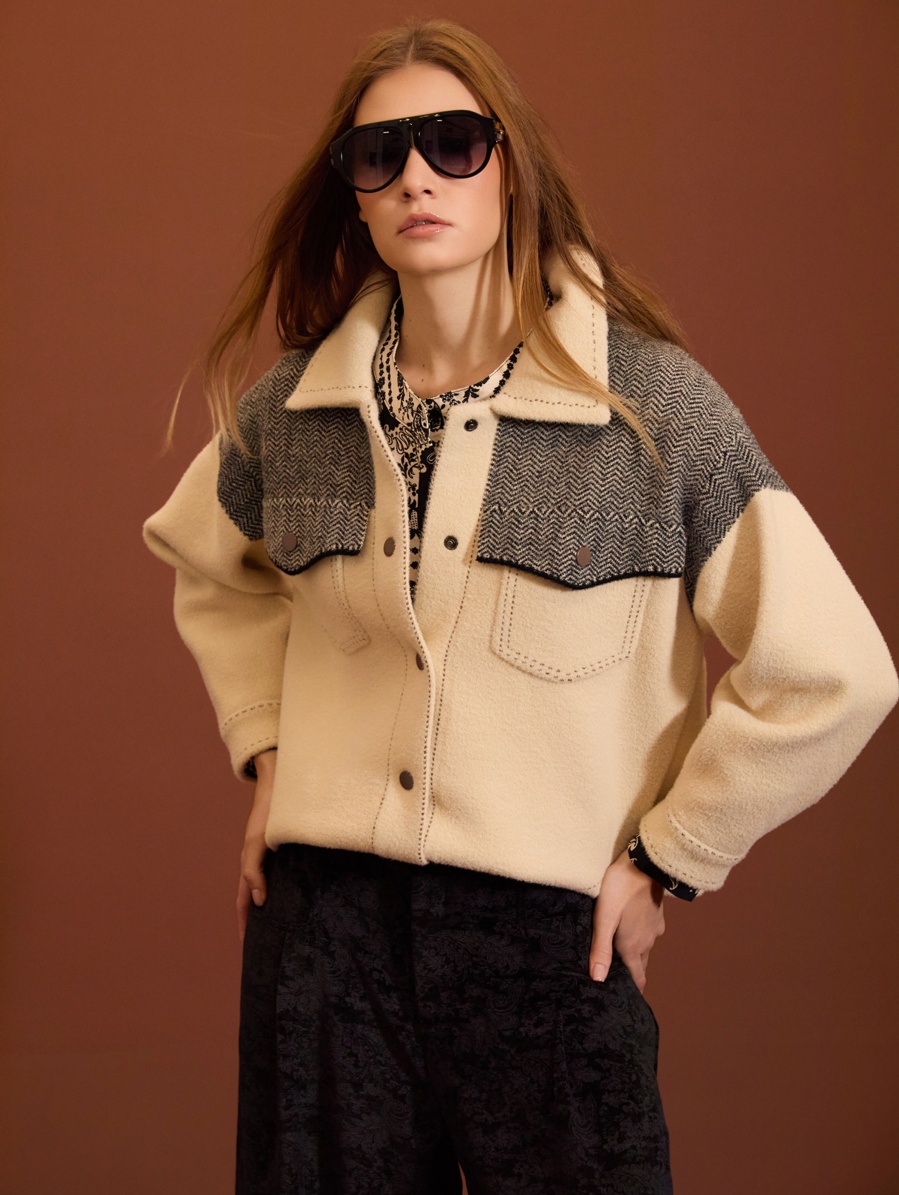 Chaqueta de punto espiga en contraste de MEISIE – foto 1