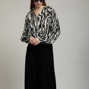 Blusa Fluida Estampada con Volantes de SKATIE – foto 1