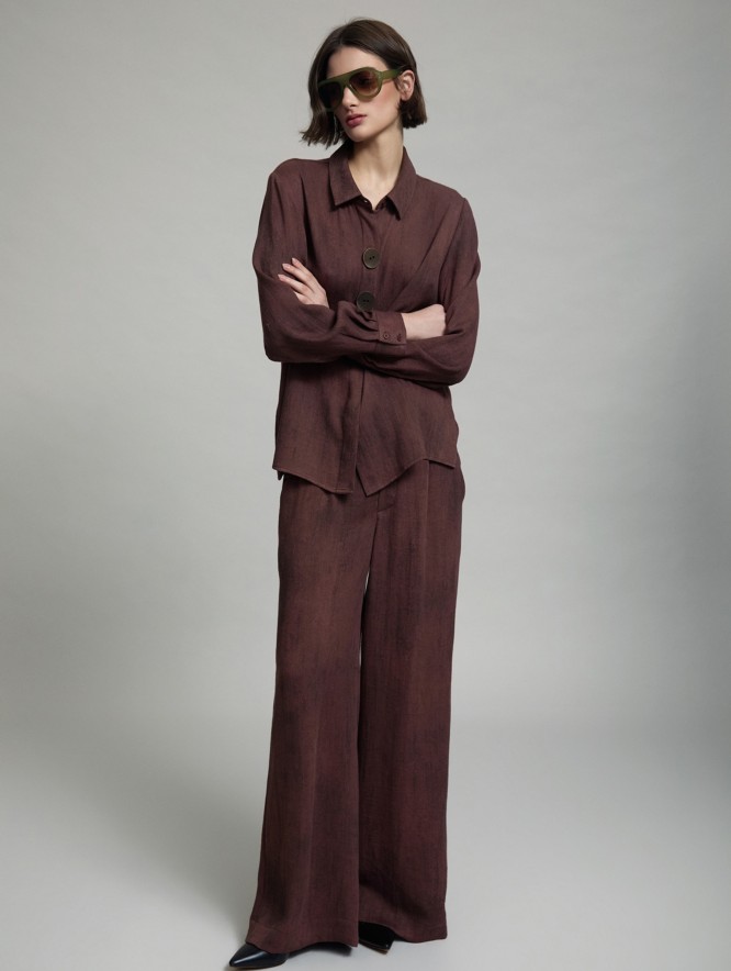 Pantalón Recto con Botón Frontal de SKATIE – foto 1