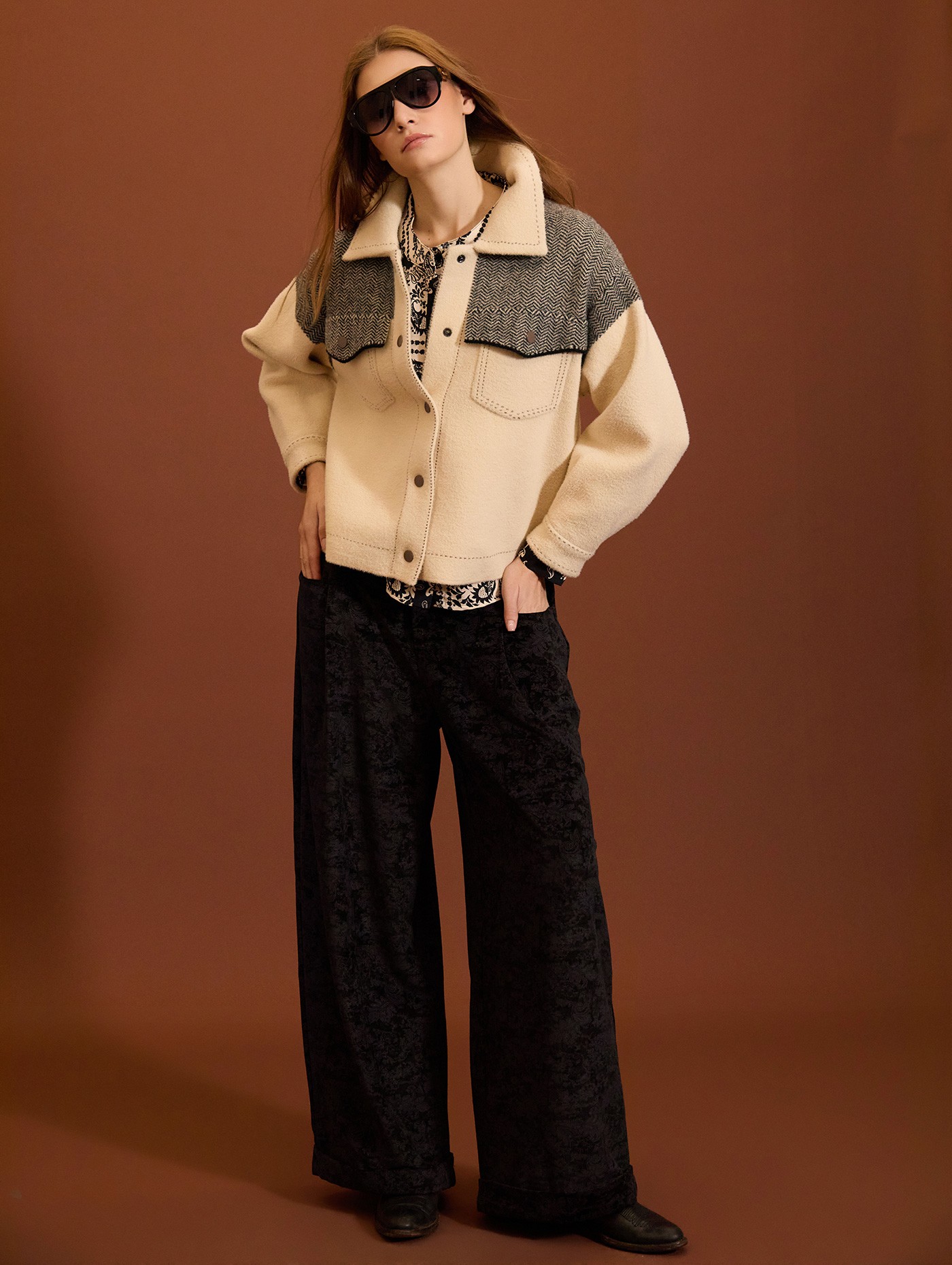 Chaqueta de punto espiga en contraste de MEISIE – foto 2